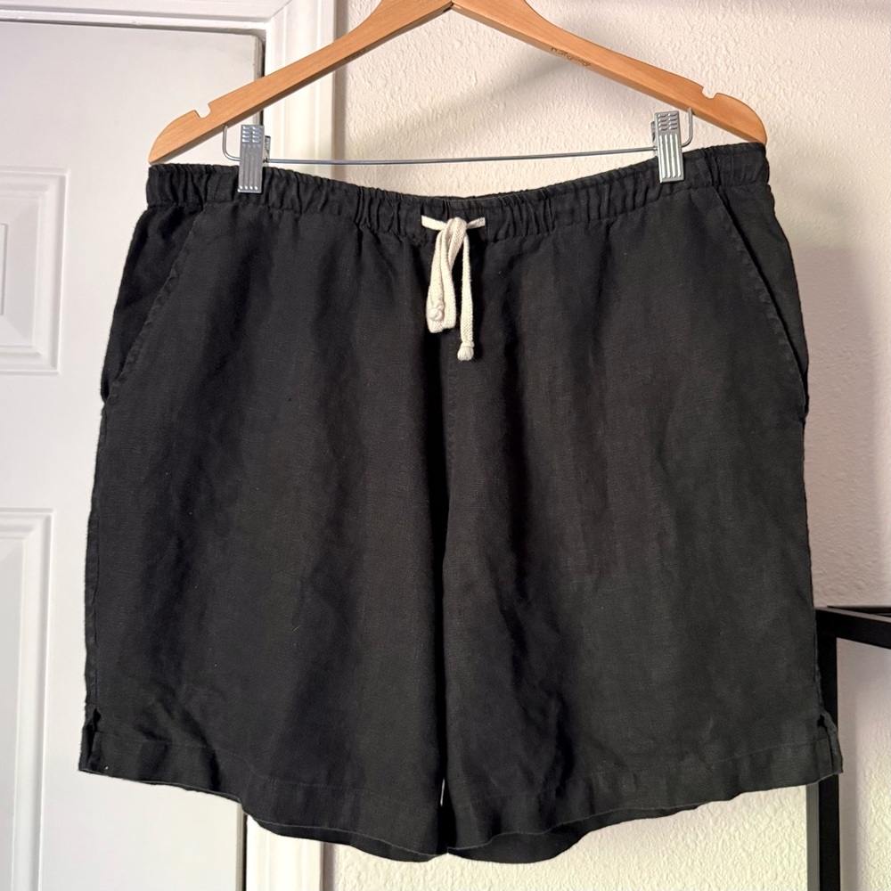 ALEX‎ CRANE black linen elastic waist drawstring shorts